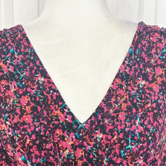 Daisy Fuentes Pink Multicolor Print Stretch Twist Front 3/4 Sleeve Top 2X - Picture 3 of 16